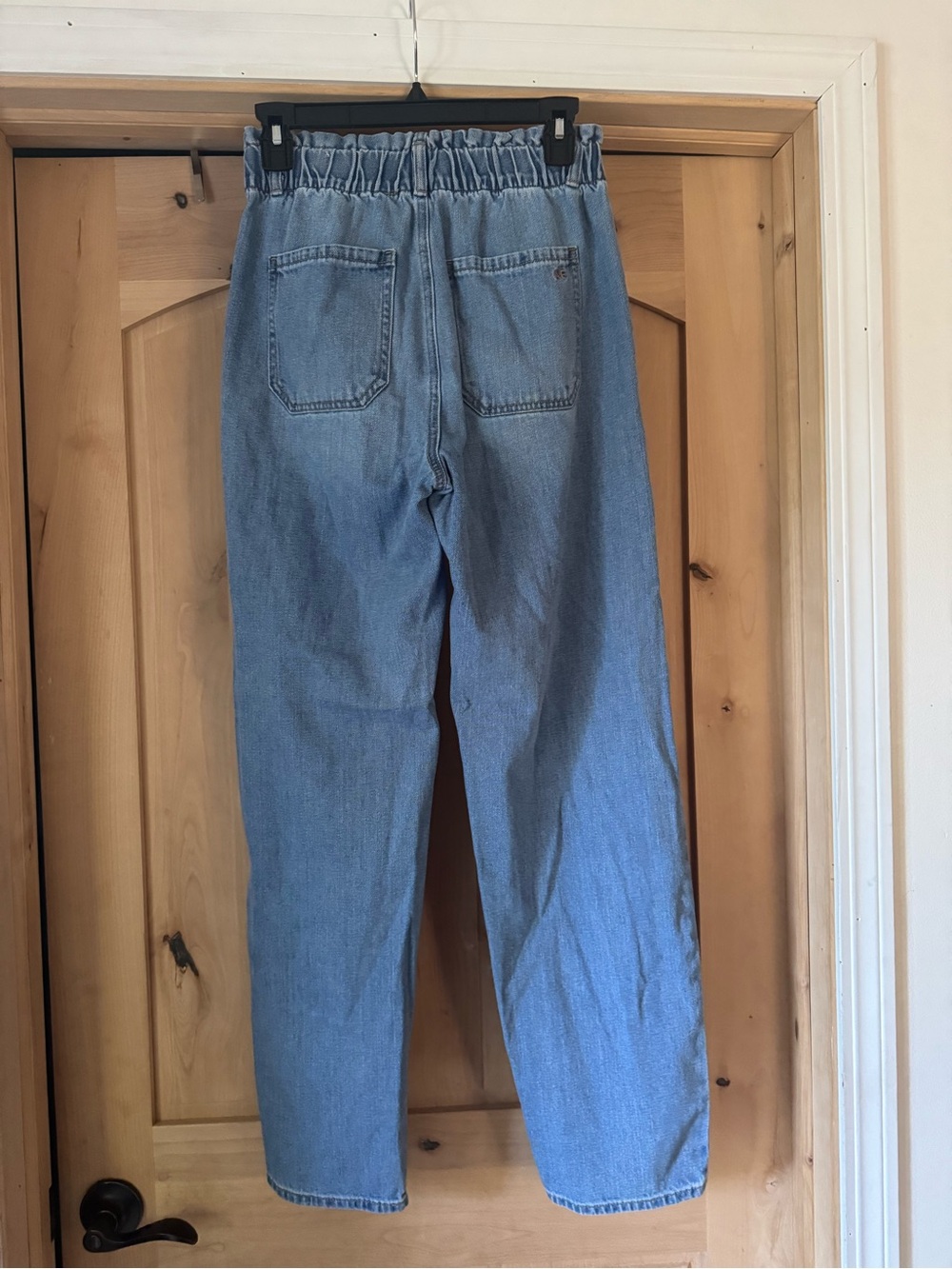 American Eagle - Light Blue High-Waist Paperbag Jeans - Women - Picture 2 of 5